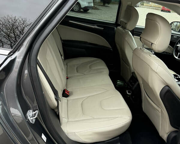 Серый Форд Мондео, объемом двигателя 2 л и пробегом 220 тыс. км за 8800 $, фото 17 на Automoto.ua