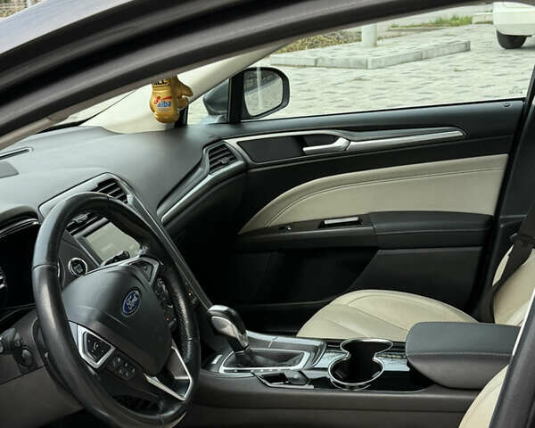 Серый Форд Мондео, объемом двигателя 2 л и пробегом 220 тыс. км за 8800 $, фото 6 на Automoto.ua