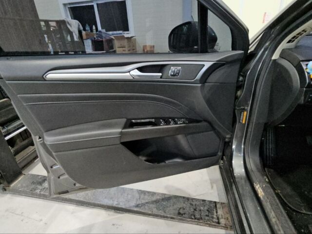 Серый Форд Мондео, объемом двигателя 2 л и пробегом 130 тыс. км за 12100 $, фото 39 на Automoto.ua