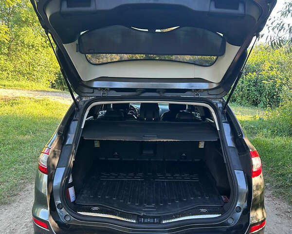 Серый Форд Мондео, объемом двигателя 2 л и пробегом 292 тыс. км за 12700 $, фото 2 на Automoto.ua