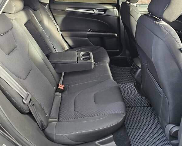 Сірий Форд Мондео, об'ємом двигуна 2 л та пробігом 249 тис. км за 11300 $, фото 49 на Automoto.ua