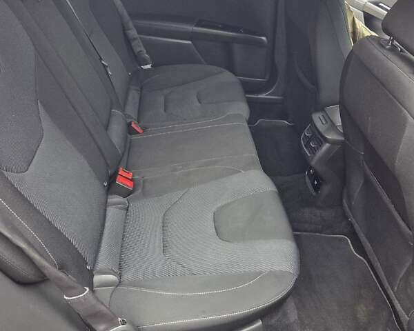 Серый Форд Мондео, объемом двигателя 2 л и пробегом 292 тыс. км за 12700 $, фото 15 на Automoto.ua