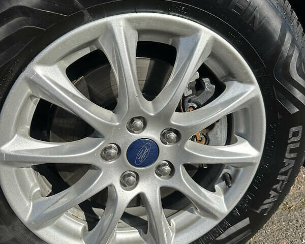 Серый Форд Мондео, объемом двигателя 1.5 л и пробегом 211 тыс. км за 12000 $, фото 22 на Automoto.ua