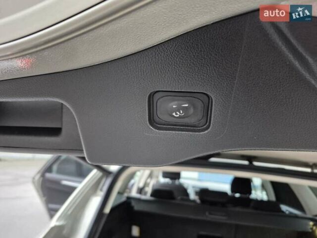 Серый Форд Мондео, объемом двигателя 2 л и пробегом 290 тыс. км за 13000 $, фото 25 на Automoto.ua