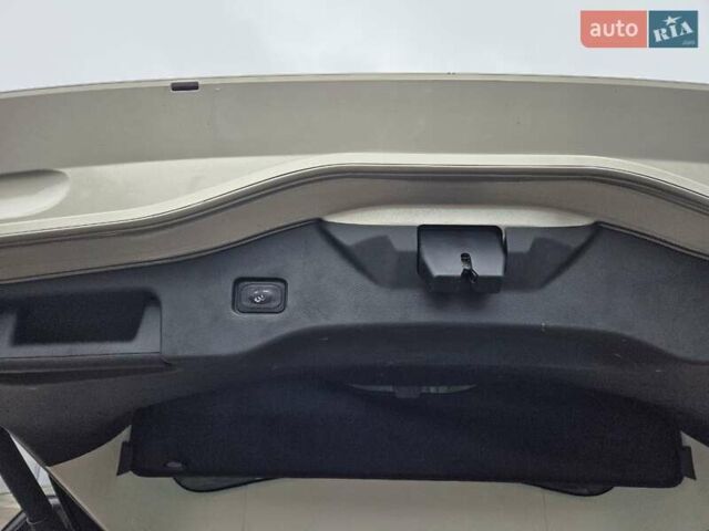 Серый Форд Мондео, объемом двигателя 2 л и пробегом 292 тыс. км за 12700 $, фото 16 на Automoto.ua