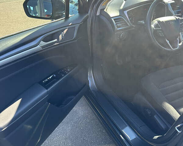 Серый Форд Мондео, объемом двигателя 1.5 л и пробегом 211 тыс. км за 12000 $, фото 10 на Automoto.ua