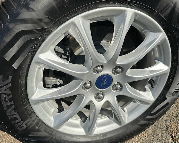 Серый Форд Мондео, объемом двигателя 1.5 л и пробегом 211 тыс. км за 12000 $, фото 19 на Automoto.ua