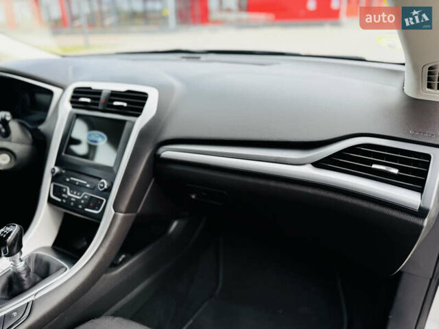 Серый Форд Мондео, объемом двигателя 1.5 л и пробегом 280 тыс. км за 11600 $, фото 42 на Automoto.ua