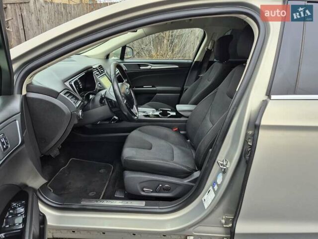 Серый Форд Мондео, объемом двигателя 2 л и пробегом 290 тыс. км за 13000 $, фото 13 на Automoto.ua