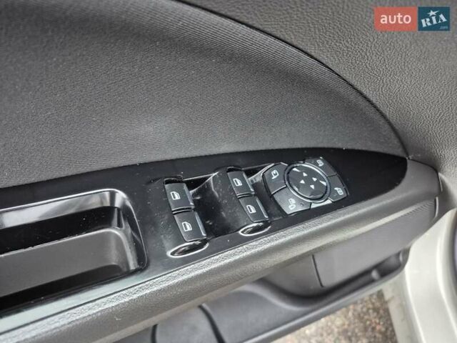 Серый Форд Мондео, объемом двигателя 2 л и пробегом 290 тыс. км за 13000 $, фото 39 на Automoto.ua