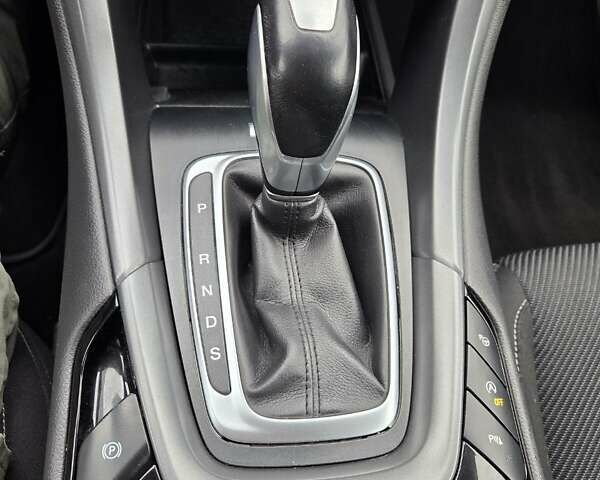 Серый Форд Мондео, объемом двигателя 2 л и пробегом 292 тыс. км за 12700 $, фото 12 на Automoto.ua