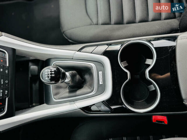 Серый Форд Мондео, объемом двигателя 1.5 л и пробегом 280 тыс. км за 11600 $, фото 51 на Automoto.ua