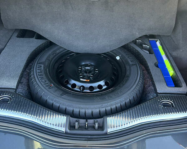 Серый Форд Мондео, объемом двигателя 1.5 л и пробегом 211 тыс. км за 12000 $, фото 17 на Automoto.ua