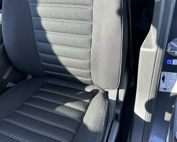 Серый Форд Мондео, объемом двигателя 1.5 л и пробегом 211 тыс. км за 12000 $, фото 9 на Automoto.ua