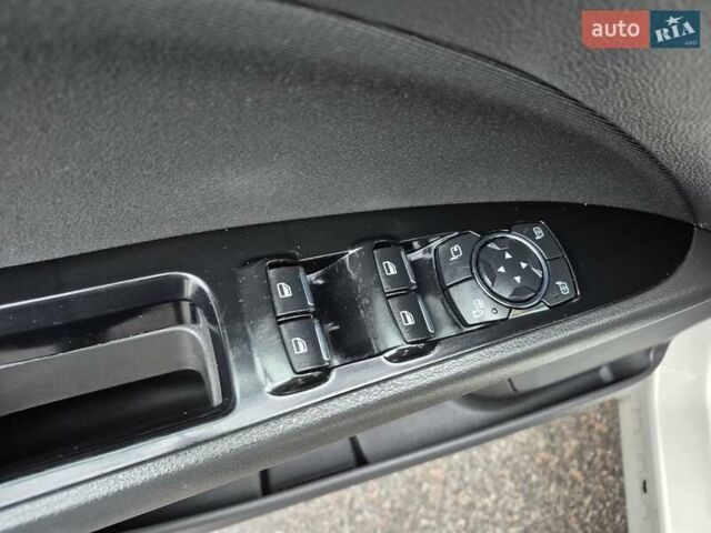 Серый Форд Мондео, объемом двигателя 2 л и пробегом 290 тыс. км за 13000 $, фото 23 на Automoto.ua