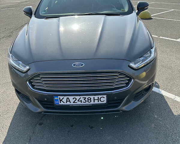 Сірий Форд Мондео, об'ємом двигуна 2 л та пробігом 243 тис. км за 14966 $, фото 3 на Automoto.ua