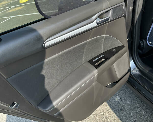 Сірий Форд Мондео, об'ємом двигуна 2 л та пробігом 243 тис. км за 14966 $, фото 9 на Automoto.ua