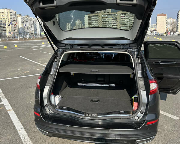 Сірий Форд Мондео, об'ємом двигуна 2 л та пробігом 243 тис. км за 14966 $, фото 7 на Automoto.ua