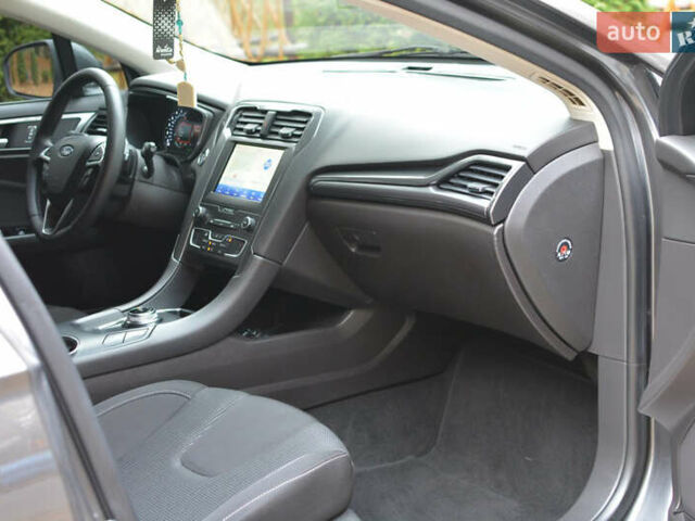 Серый Форд Мондео, объемом двигателя 2 л и пробегом 244 тыс. км за 13900 $, фото 70 на Automoto.ua