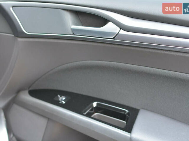 Сірий Форд Мондео, об'ємом двигуна 2 л та пробігом 244 тис. км за 12800 $, фото 54 на Automoto.ua