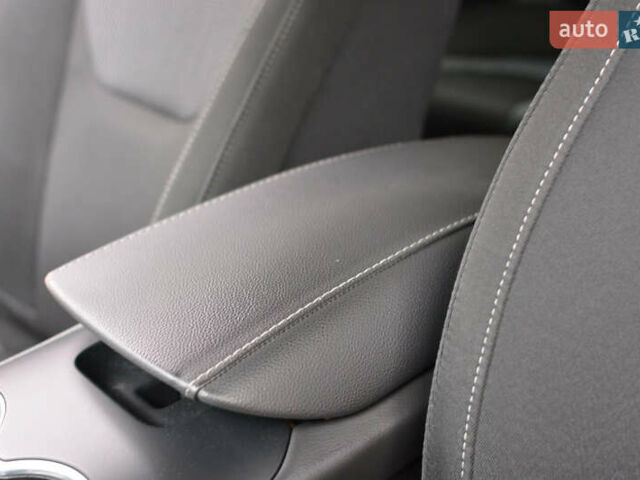 Сірий Форд Мондео, об'ємом двигуна 2 л та пробігом 244 тис. км за 12800 $, фото 64 на Automoto.ua