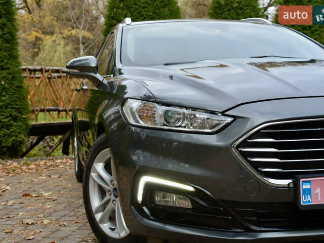 Серый Форд Мондео, объемом двигателя 2 л и пробегом 244 тыс. км за 13900 $, фото 18 на Automoto.ua