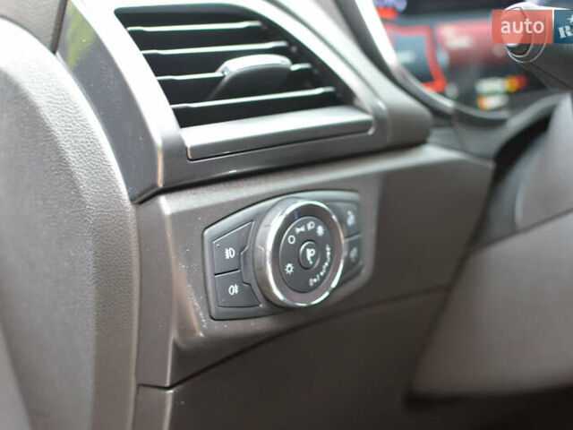 Серый Форд Мондео, объемом двигателя 2 л и пробегом 244 тыс. км за 13900 $, фото 43 на Automoto.ua