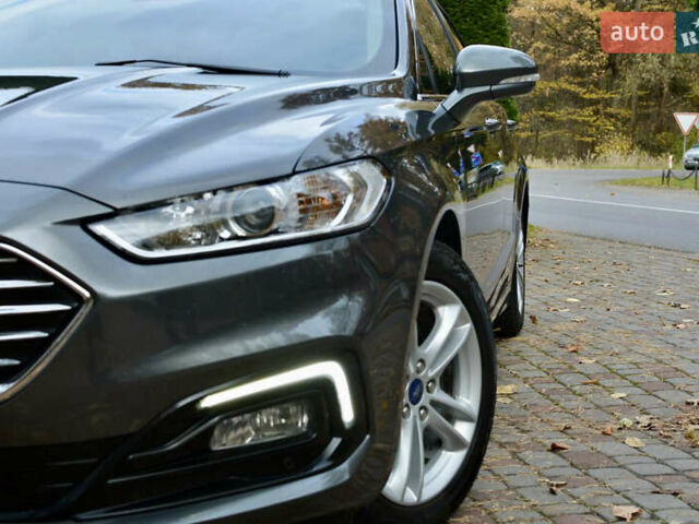 Серый Форд Мондео, объемом двигателя 2 л и пробегом 244 тыс. км за 13900 $, фото 5 на Automoto.ua