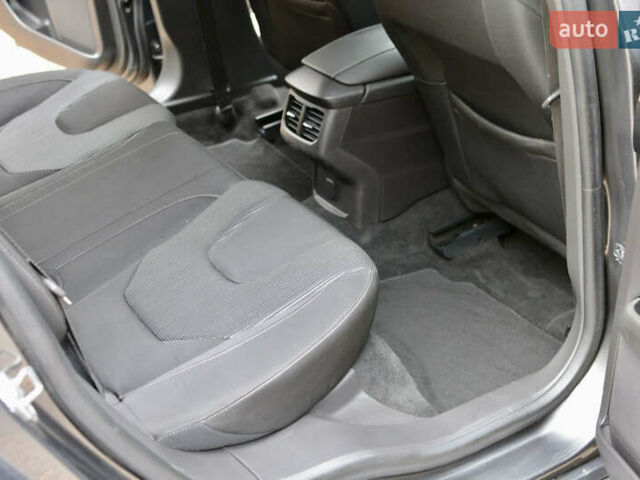 Серый Форд Мондео, объемом двигателя 2 л и пробегом 244 тыс. км за 13900 $, фото 48 на Automoto.ua