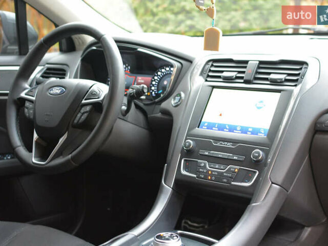 Серый Форд Мондео, объемом двигателя 2 л и пробегом 244 тыс. км за 13900 $, фото 71 на Automoto.ua