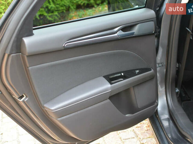 Серый Форд Мондео, объемом двигателя 2 л и пробегом 244 тыс. км за 13900 $, фото 56 на Automoto.ua