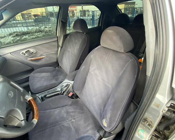 Серый Форд Мондео, объемом двигателя 2.5 л и пробегом 625 тыс. км за 1749 $, фото 9 на Automoto.ua