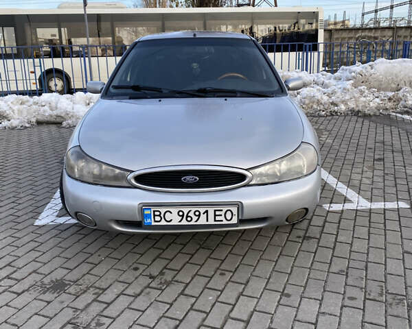 Серый Форд Мондео, объемом двигателя 2.5 л и пробегом 625 тыс. км за 1749 $, фото 2 на Automoto.ua