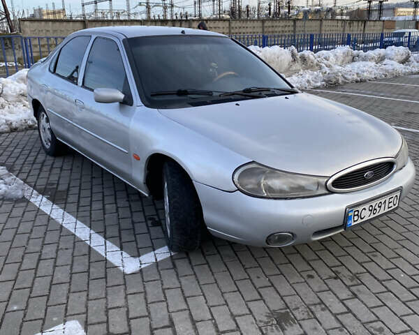 Серый Форд Мондео, объемом двигателя 2.5 л и пробегом 625 тыс. км за 1749 $, фото 3 на Automoto.ua