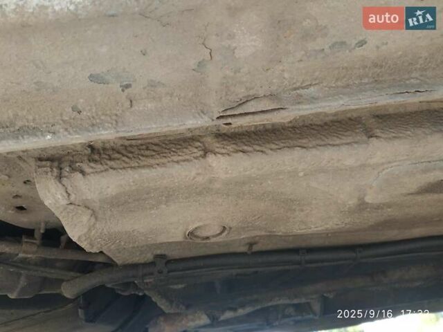 Сірий Форд Мондео, об'ємом двигуна 2 л та пробігом 321 тис. км за 2100 $, фото 40 на Automoto.ua