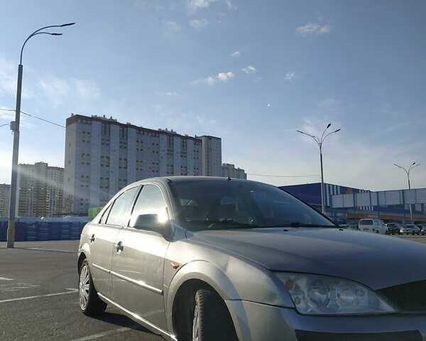 Сірий Форд Мондео, об'ємом двигуна 2 л та пробігом 321 тис. км за 2100 $, фото 6 на Automoto.ua