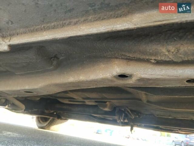 Сірий Форд Мондео, об'ємом двигуна 2 л та пробігом 321 тис. км за 2100 $, фото 44 на Automoto.ua