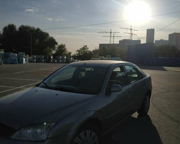 Сірий Форд Мондео, об'ємом двигуна 2 л та пробігом 321 тис. км за 2100 $, фото 23 на Automoto.ua