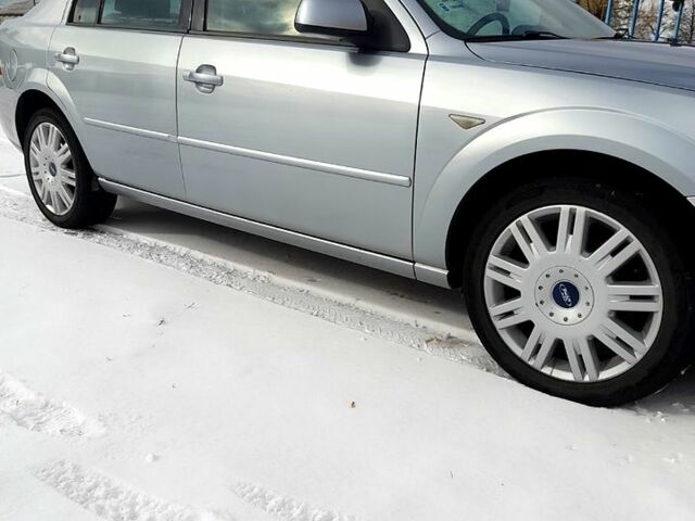Сірий Форд Мондео, об'ємом двигуна 2 л та пробігом 0 тис. км за 3400 $, фото 3 на Automoto.ua