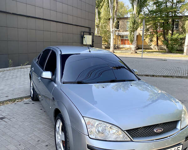 Сірий Форд Мондео, об'ємом двигуна 1.8 л та пробігом 269 тис. км за 5200 $, фото 35 на Automoto.ua