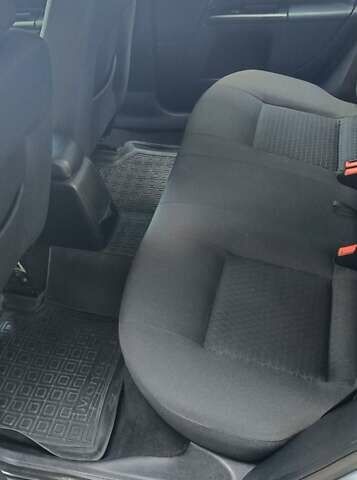 Сірий Форд Мондео, об'ємом двигуна 1.8 л та пробігом 226 тис. км за 4100 $, фото 10 на Automoto.ua