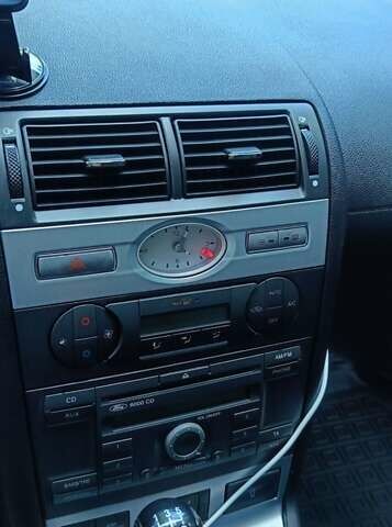 Сірий Форд Мондео, об'ємом двигуна 1.8 л та пробігом 226 тис. км за 4100 $, фото 3 на Automoto.ua