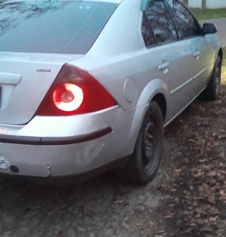 Серый Форд Мондео, объемом двигателя 2 л и пробегом 337 тыс. км за 1600 $, фото 5 на Automoto.ua