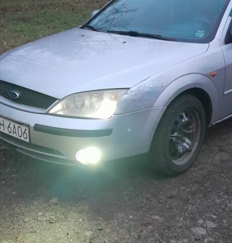 Сірий Форд Мондео, об'ємом двигуна 2 л та пробігом 337 тис. км за 1600 $, фото 1 на Automoto.ua