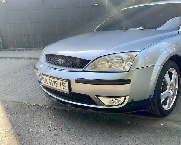 Сірий Форд Мондео, об'ємом двигуна 1.8 л та пробігом 269 тис. км за 5200 $, фото 1 на Automoto.ua