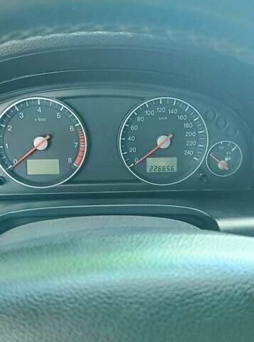 Сірий Форд Мондео, об'ємом двигуна 1.8 л та пробігом 226 тис. км за 4100 $, фото 2 на Automoto.ua