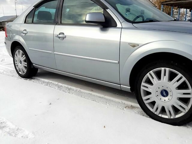 Сірий Форд Мондео, об'ємом двигуна 2 л та пробігом 0 тис. км за 3400 $, фото 1 на Automoto.ua