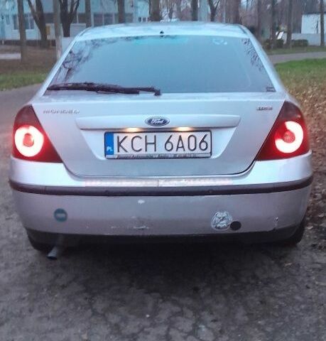 Сірий Форд Мондео, об'ємом двигуна 2 л та пробігом 337 тис. км за 1000 $, фото 6 на Automoto.ua