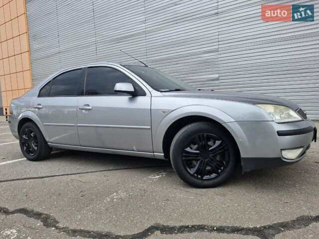 Форд Мондео 2004 в Харькове на Automoto.ua Серый Форд Мондео, объемом двигателя 1.8 л и пробегом 227 тыс. км за 5200 $, фото 6 на Automoto.ua
