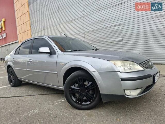Форд Мондео 2004 в Харькове на Automoto.ua Серый Форд Мондео, объемом двигателя 1.8 л и пробегом 227 тыс. км за 5200 $, фото 9 на Automoto.ua